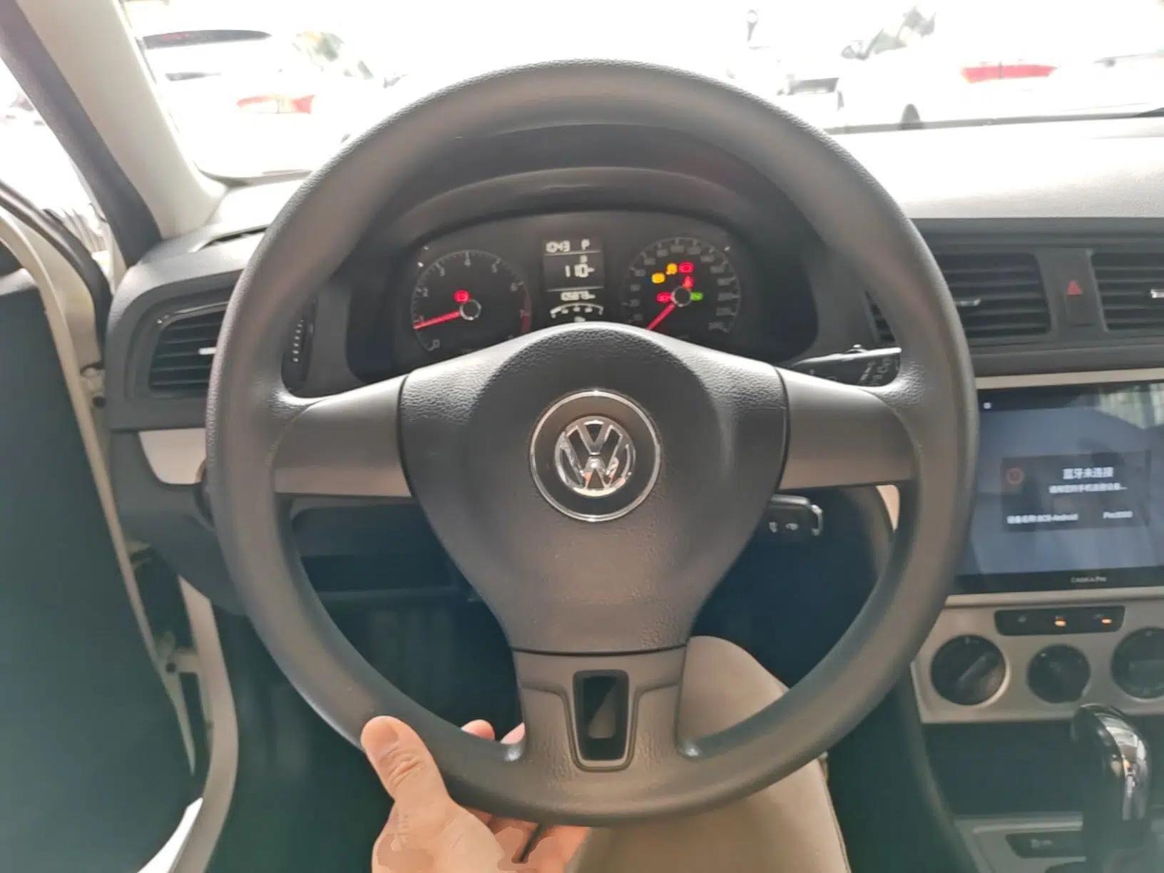 Volkswagen Gran Lavida 2013 1.6L Automatic Fashion Model — миниатюра 11