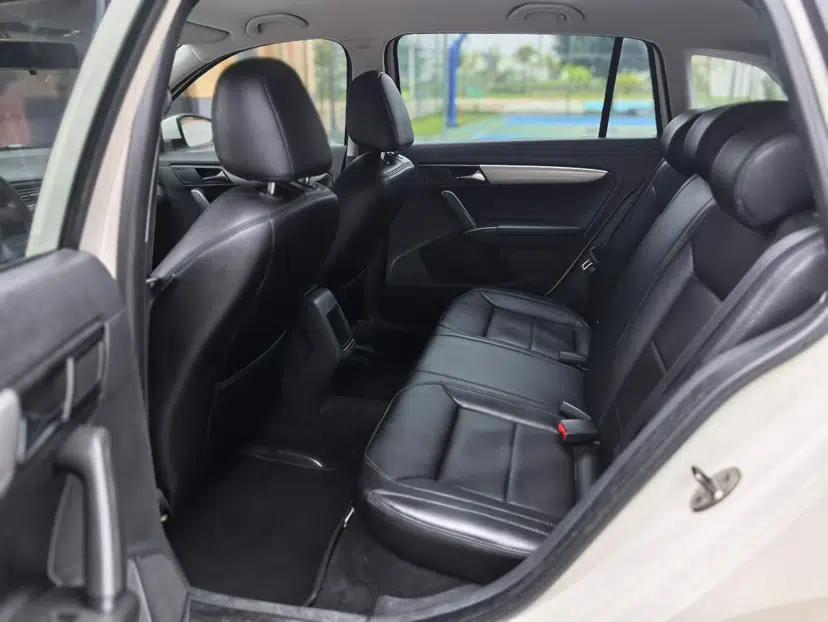 Volkswagen Gran Lavida 2013 1.6L Automatic Fashion Model — миниатюра 18