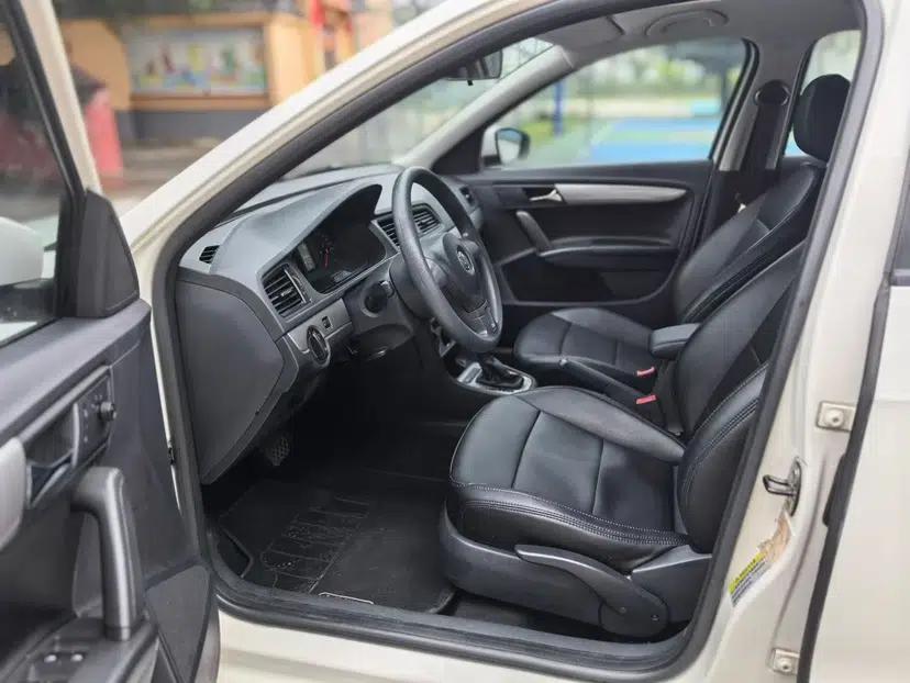 Volkswagen Gran Lavida 2013 1.6L Automatic Fashion Model — миниатюра 20