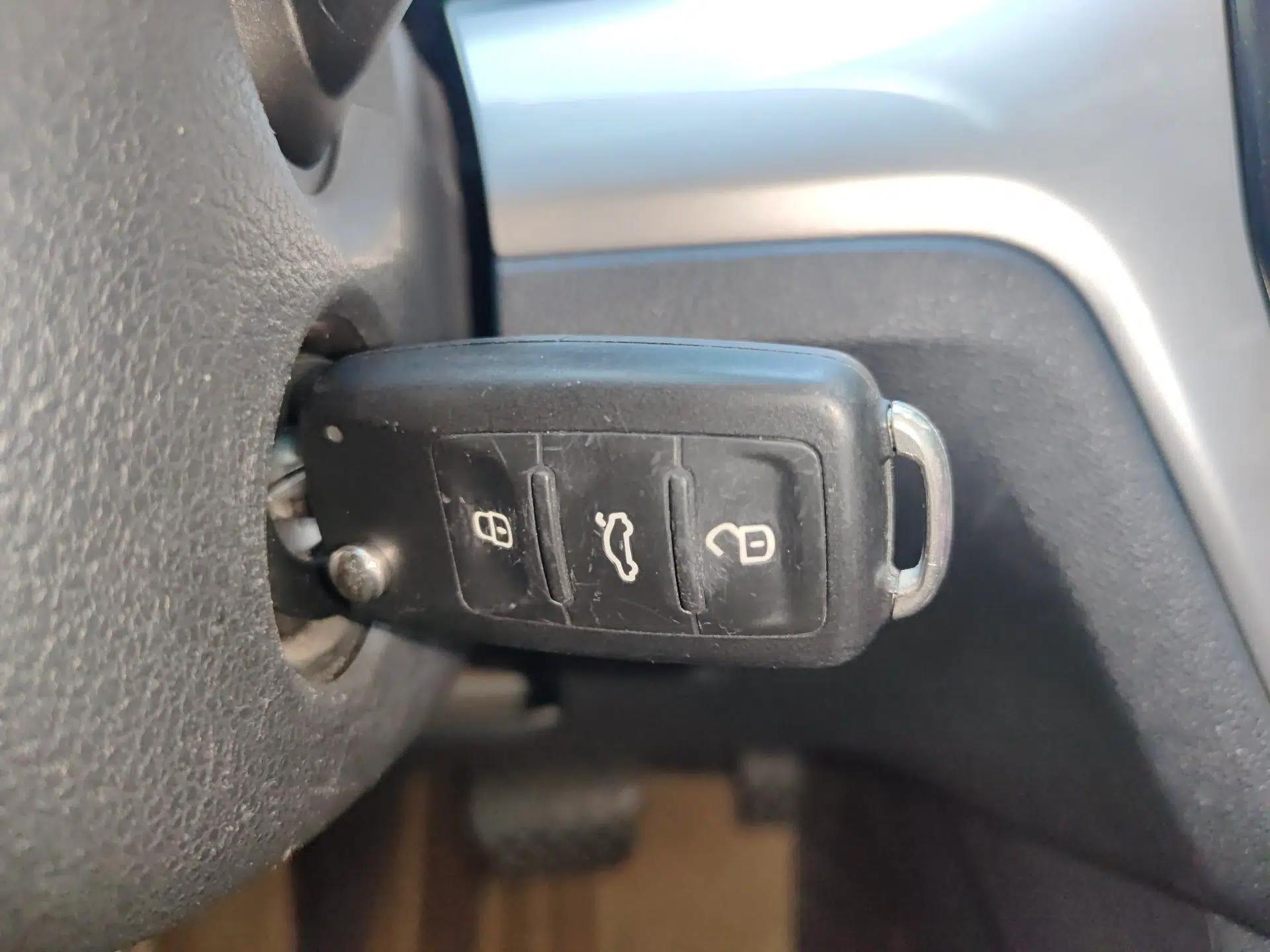 Volkswagen Gran Lavida 2015 1.6L Automatic Fashion Edition — миниатюра 17