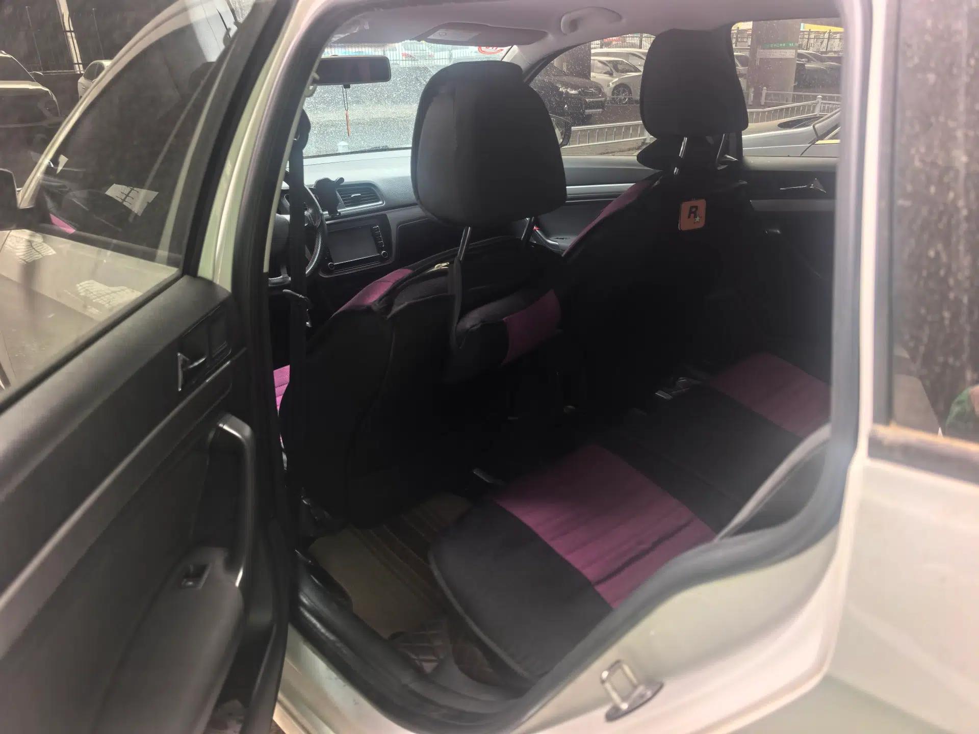Volkswagen Gran Lavida 2015 1.6L Automatic Fashion Edition — миниатюра 19