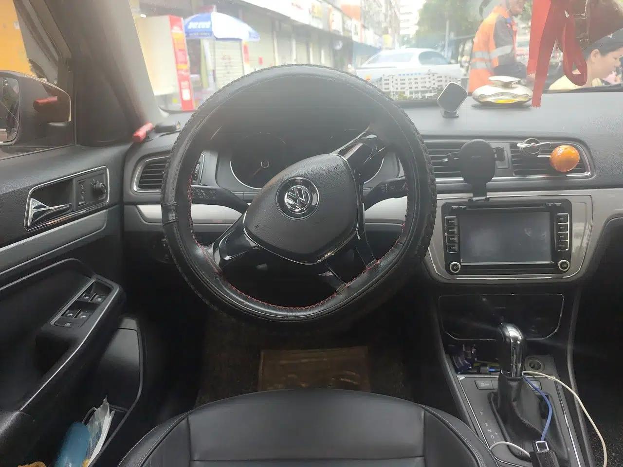 Volkswagen Gran Lavida 2015 1.6L Automatic Comfort Edition — миниатюра 11