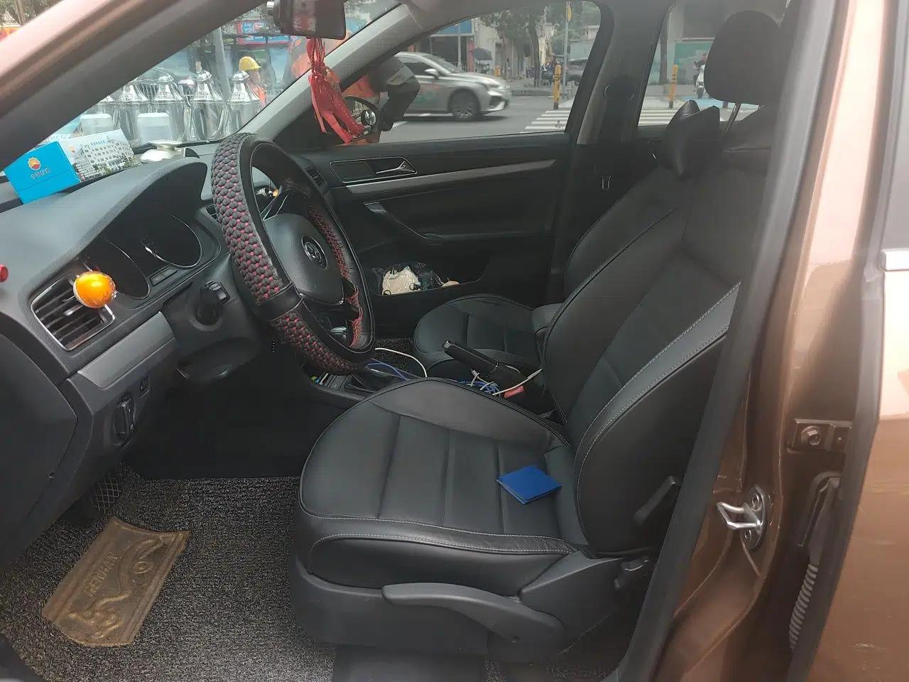 Volkswagen Gran Lavida 2015 1.6L Automatic Comfort Edition — миниатюра 16