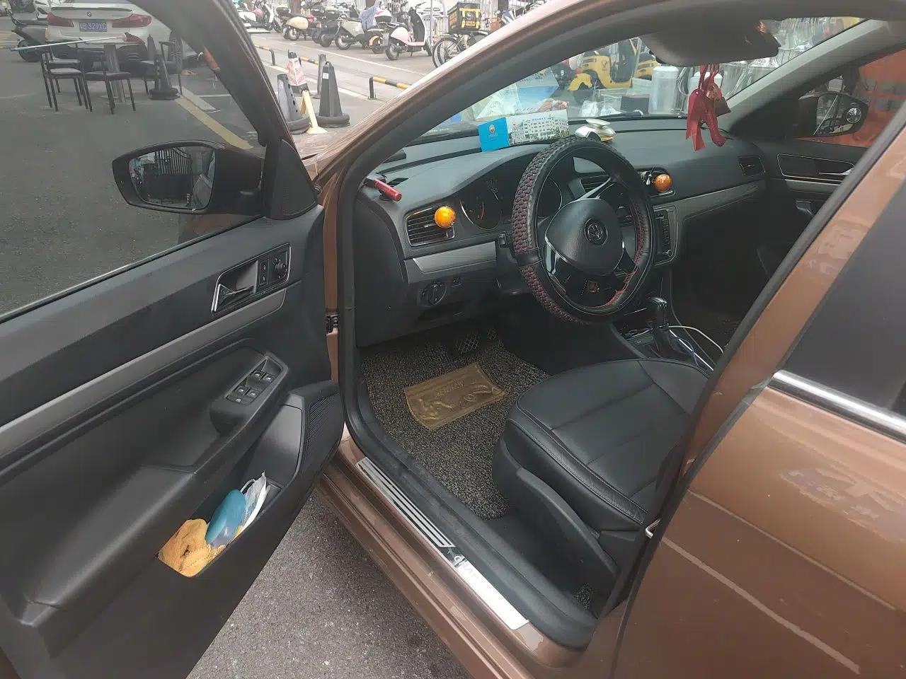 Volkswagen Gran Lavida 2015 1.6L Automatic Comfort Edition — миниатюра 17