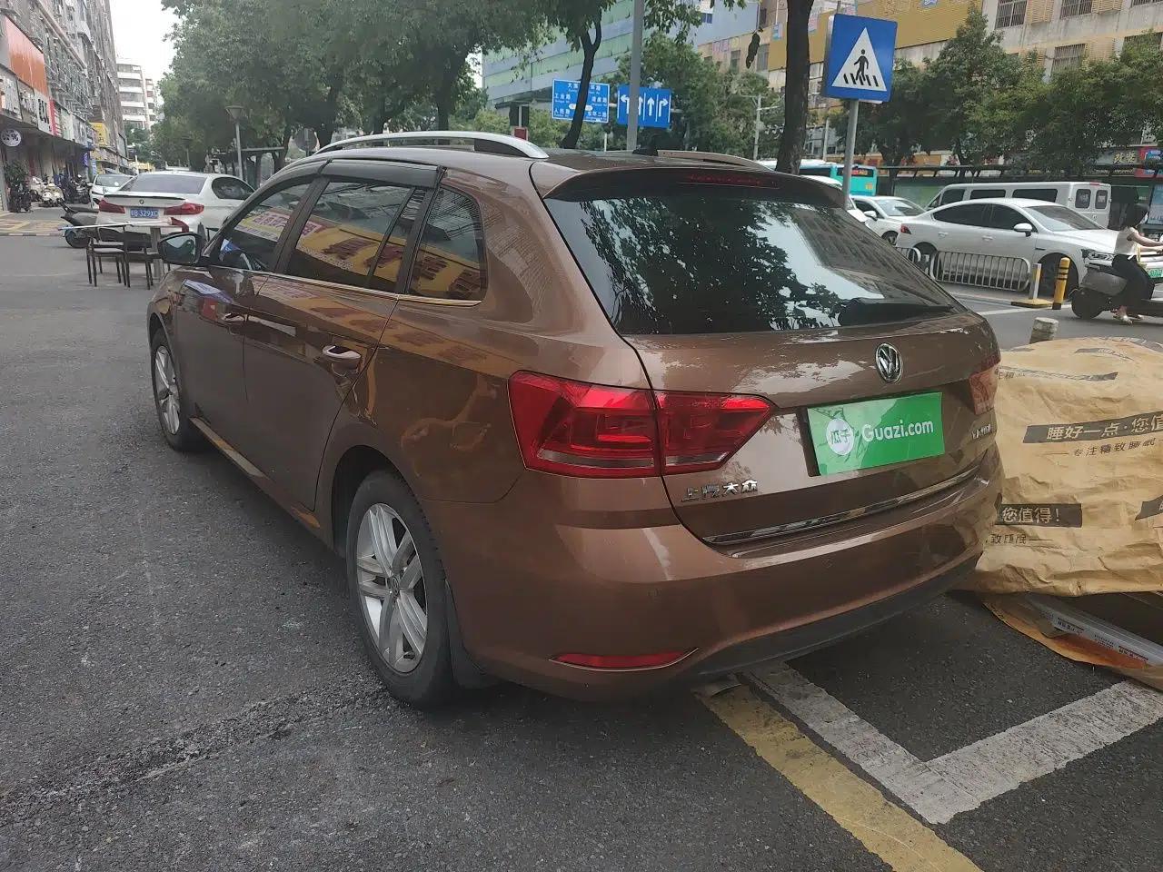 Volkswagen Gran Lavida 2015 1.6L Automatic Comfort Edition — миниатюра 4