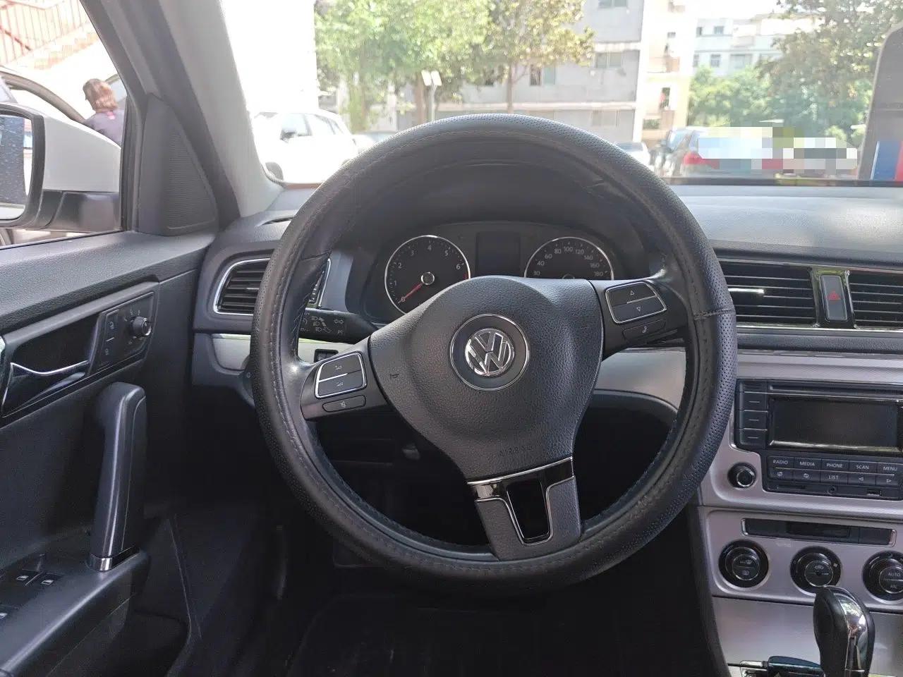 Volkswagen Gran Lavida 2014 1.6L Automatic Sport Edition — миниатюра 11