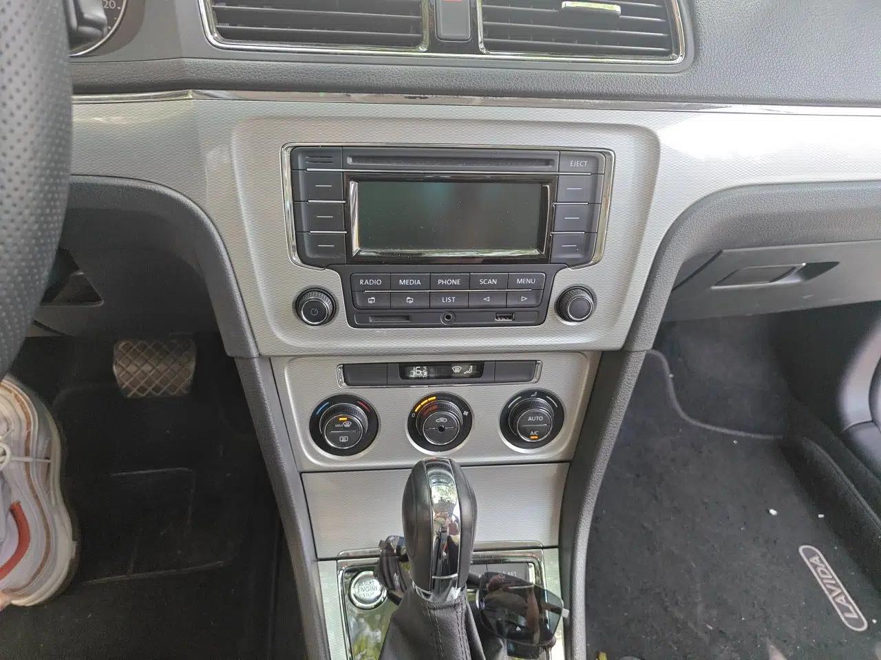Volkswagen Gran Lavida 2014 1.6L Automatic Sport Edition — миниатюра 14
