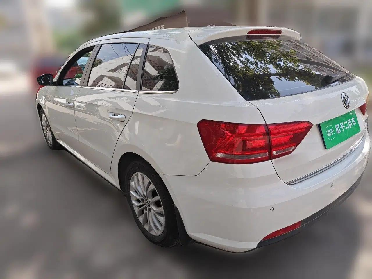 Volkswagen Gran Lavida 2014 1.6L Automatic Sport Edition — миниатюра 4