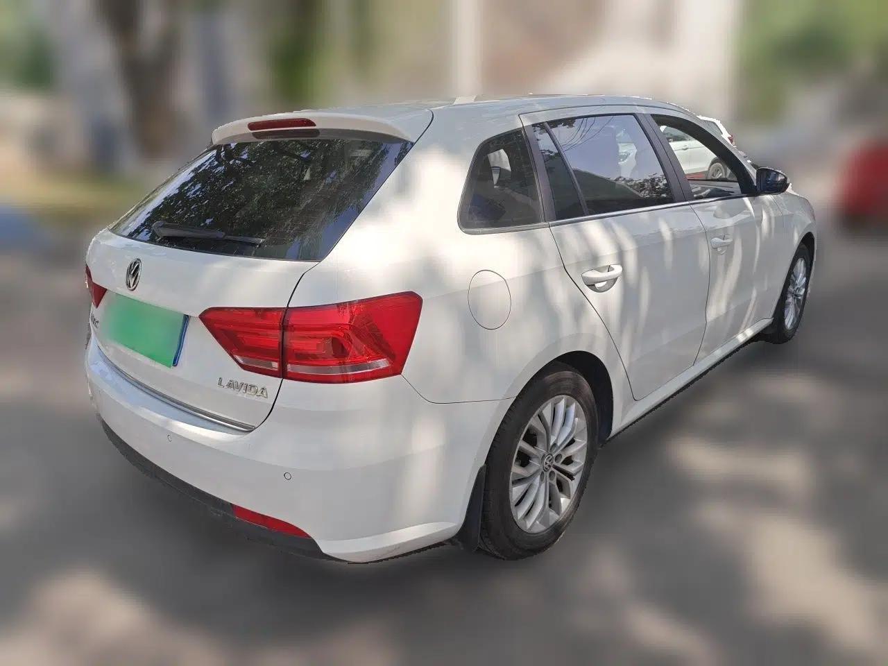 Volkswagen Gran Lavida 2014 1.6L Automatic Sport Edition — миниатюра 6