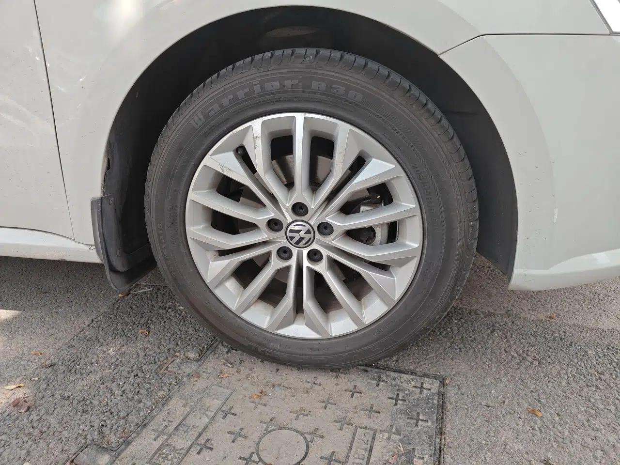 Volkswagen Gran Lavida 2014 1.6L Automatic Sport Edition — миниатюра 8