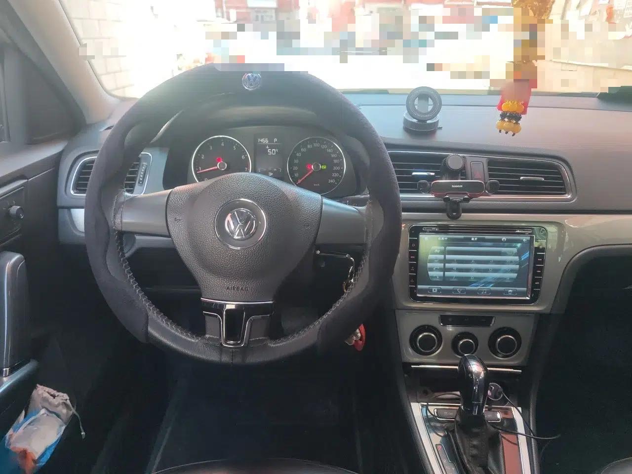 Volkswagen Gran Lavida 2013 1.6L Automatic Comfort Model — миниатюра 11
