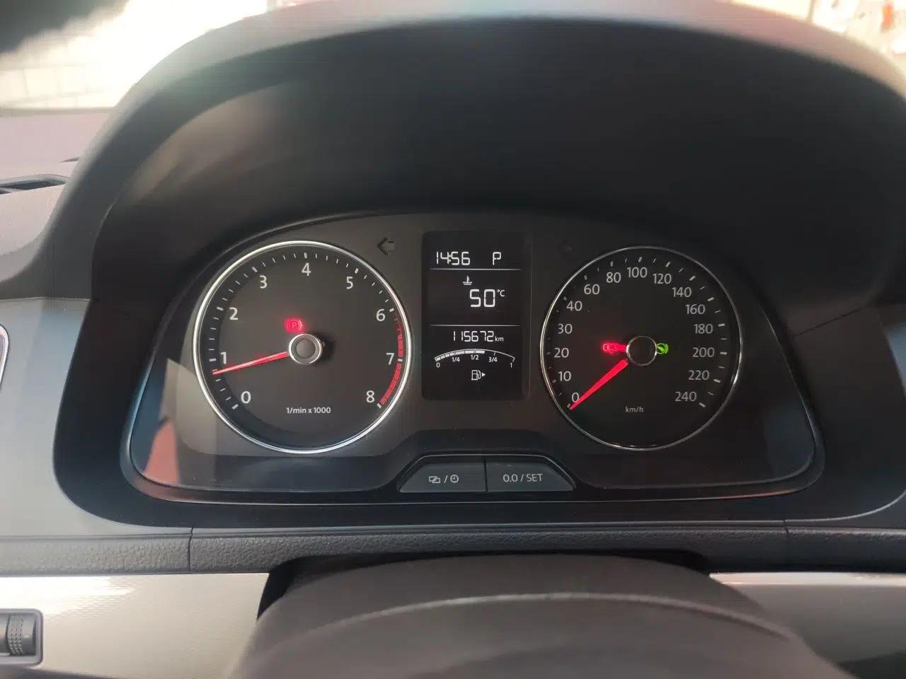Volkswagen Gran Lavida 2013 1.6L Automatic Comfort Model — миниатюра 12