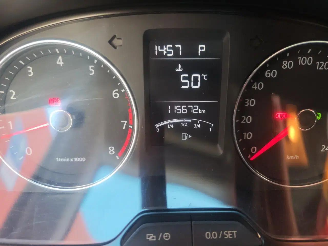 Volkswagen Gran Lavida 2013 1.6L Automatic Comfort Model — миниатюра 13