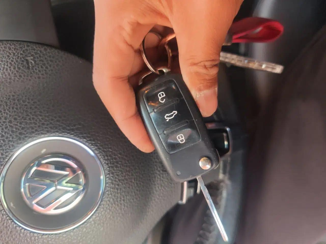 Volkswagen Gran Lavida 2013 1.6L Automatic Comfort Model — миниатюра 9