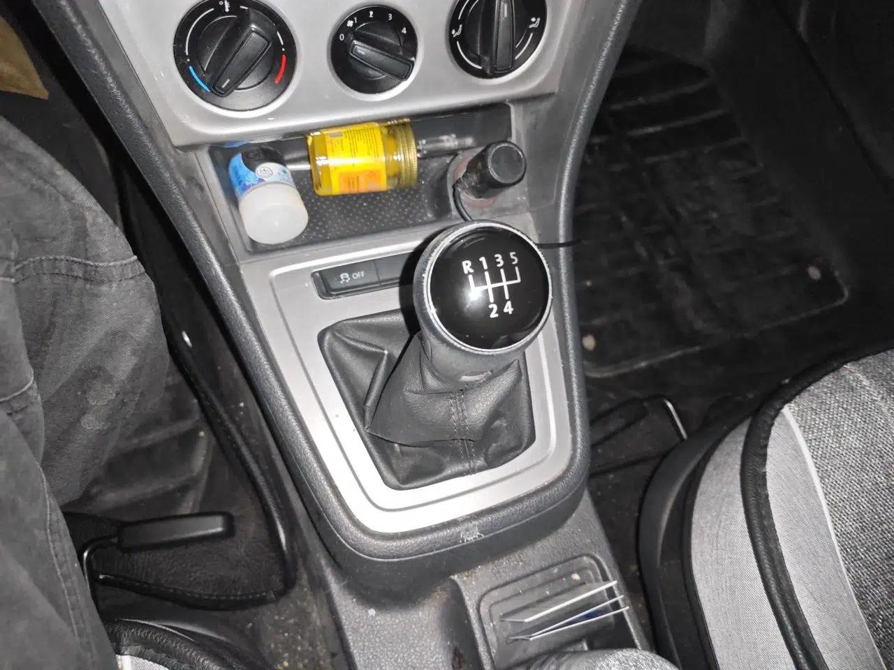 Volkswagen Gran Lavida 2013 1.6L Manual Fashion Model — миниатюра 15