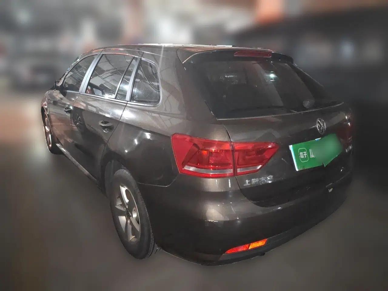 Volkswagen Gran Lavida 2013 1.6L Manual Fashion Model — миниатюра 4