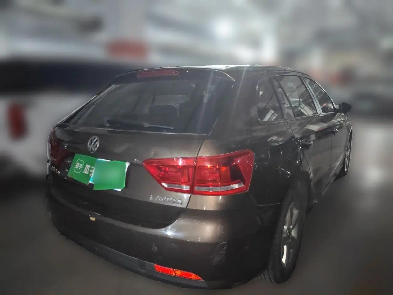 Volkswagen Gran Lavida 2013 1.6L Manual Fashion Model — миниатюра 6