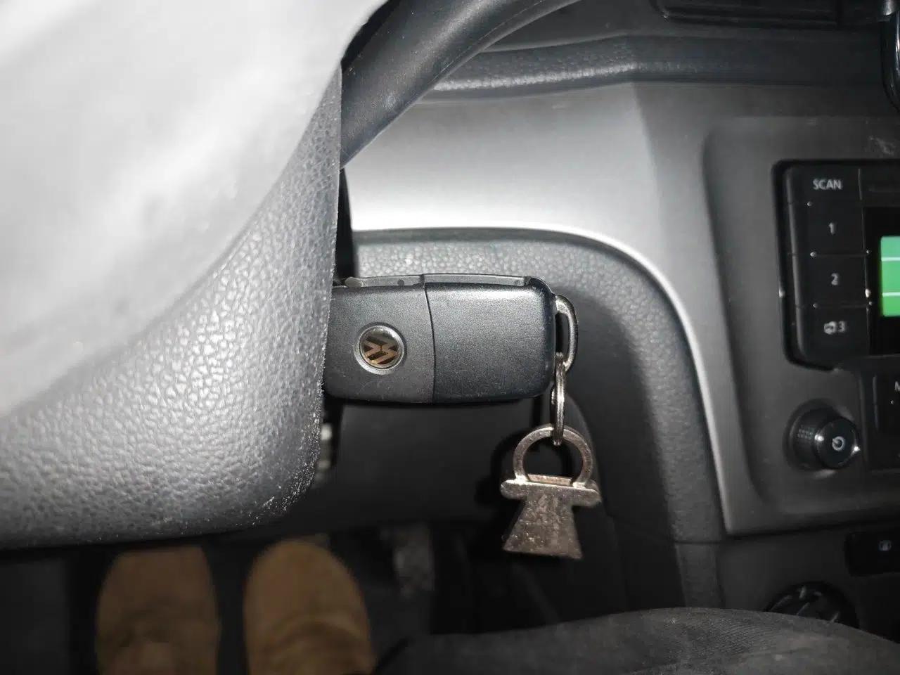 Volkswagen Gran Lavida 2013 1.6L Manual Fashion Model — миниатюра 9