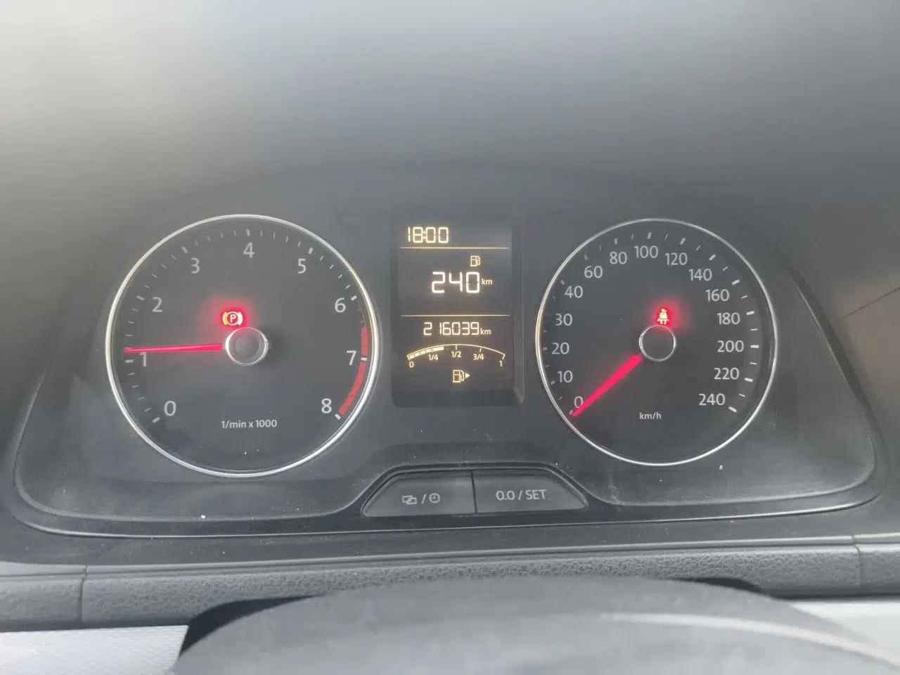 Volkswagen Gran Lavida 2013 1.6L Manual Comfort Model — миниатюра 12