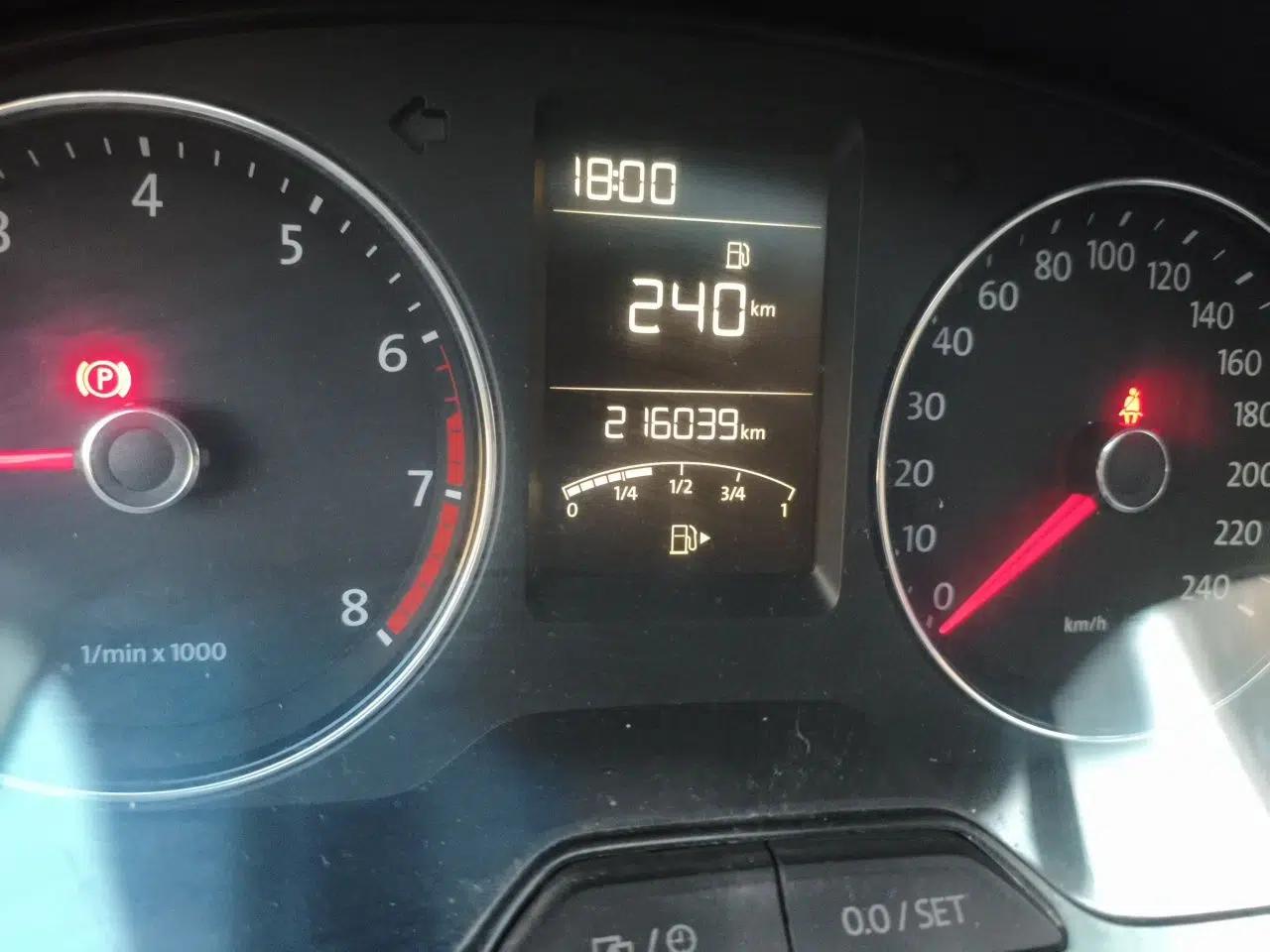 Volkswagen Gran Lavida 2013 1.6L Manual Comfort Model — миниатюра 13