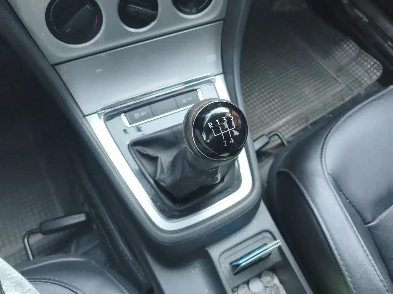 Volkswagen Gran Lavida 2013 1.6L Manual Comfort Model — миниатюра 15