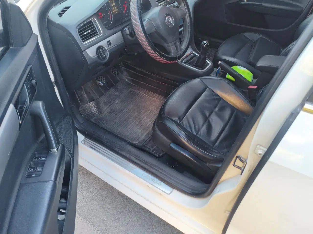 Volkswagen Gran Lavida 2013 1.6L Manual Comfort Model — миниатюра 17