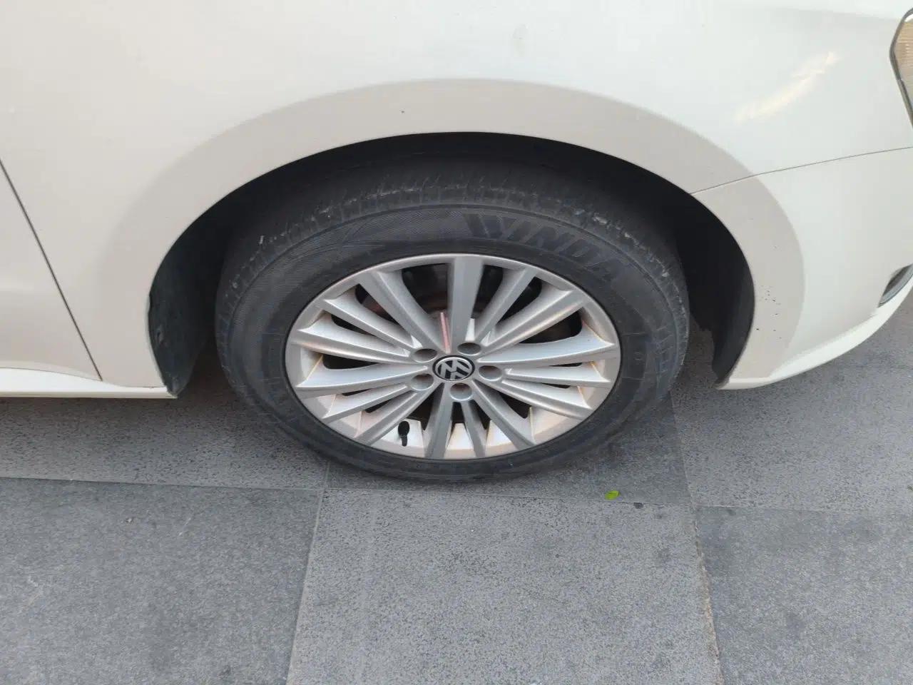 Volkswagen Gran Lavida 2013 1.6L Manual Comfort Model — миниатюра 8