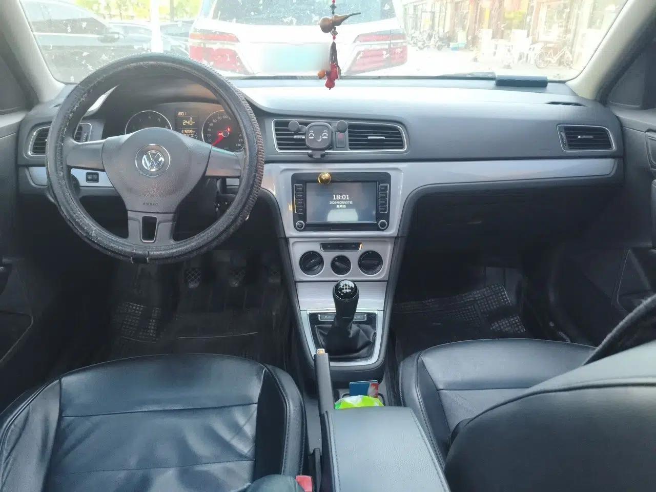 Volkswagen Gran Lavida 2013 1.6L Manual Comfort Model — миниатюра 10