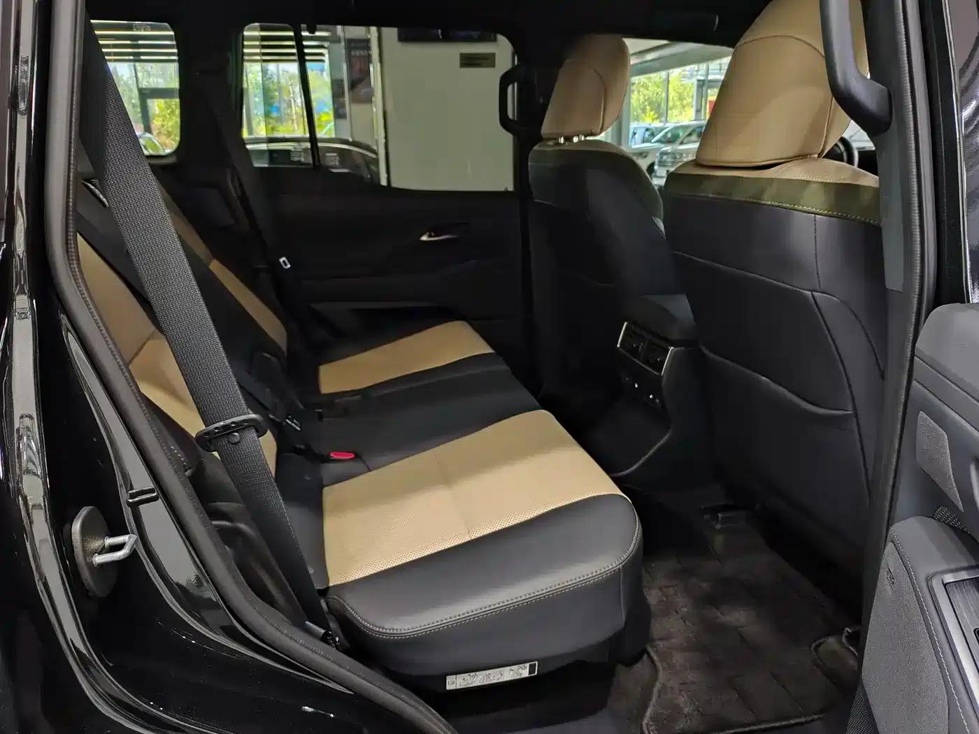 Lexus GX 2024 Overtrail Peak Edition — миниатюра 13