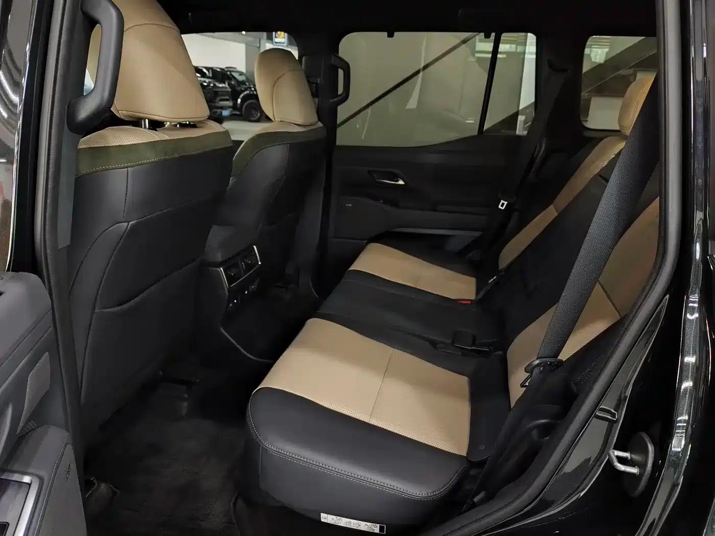 Lexus GX 2024 Overtrail Peak Edition — миниатюра 14