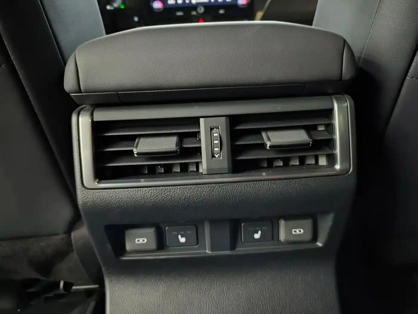 Lexus GX 2024 Overtrail Peak Edition — миниатюра 21