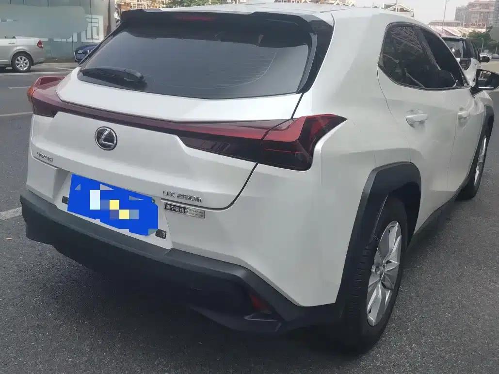 Lexus UX 2022 260h Explorer Edition — миниатюра 5