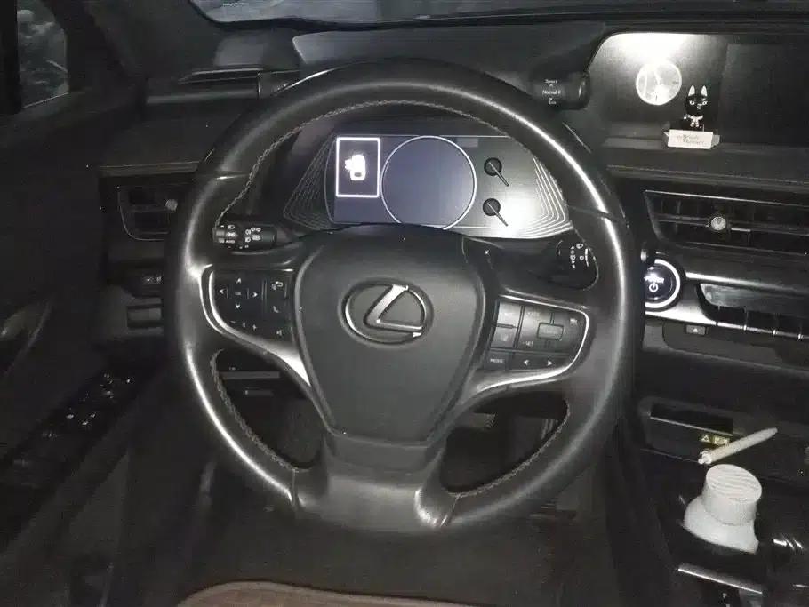 Lexus UX 2020 260h Explore Edition — миниатюра 15