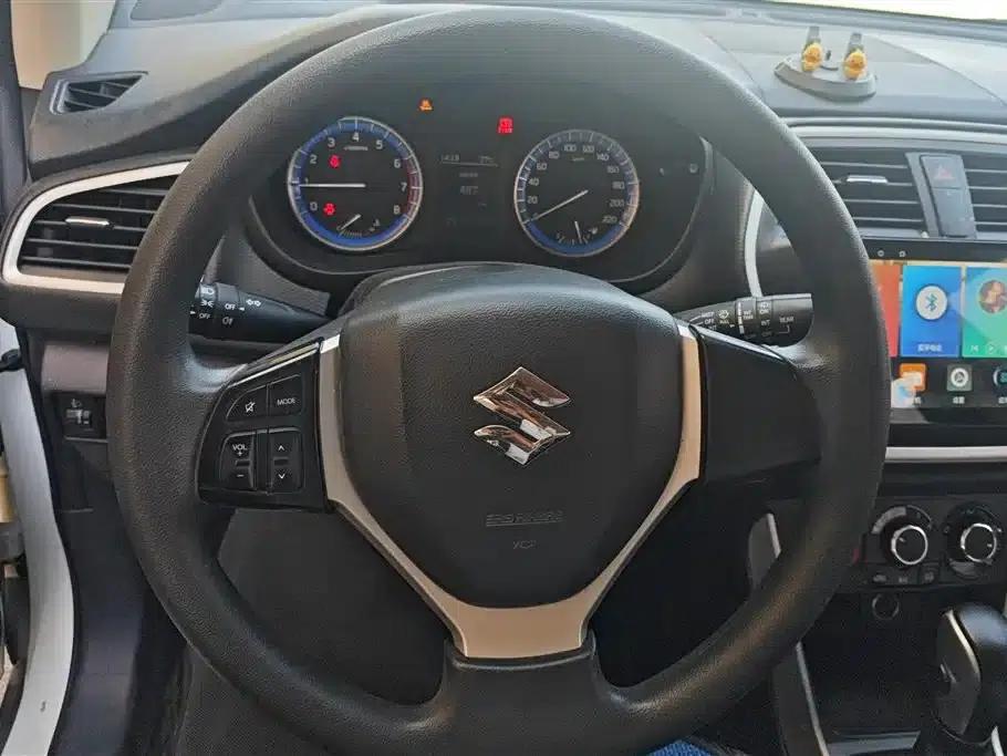 Vitara 2015 1.6L CVT 2WD Entry-level — миниатюра 15