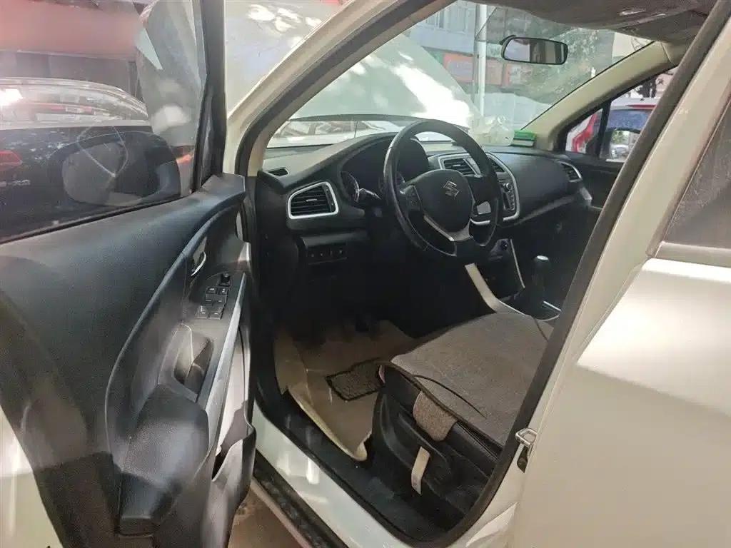 2014 Vitara 1.6L Manual 2WD Elite — миниатюра 13
