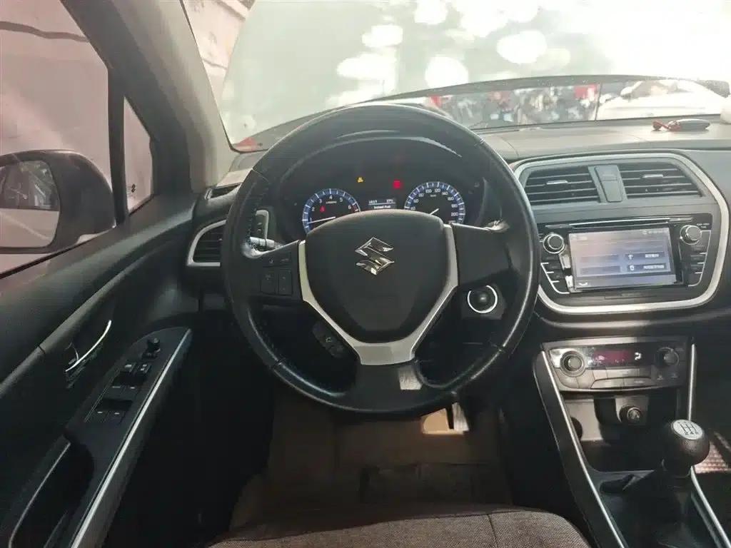 2014 Vitara 1.6L Manual 2WD Elite — миниатюра 7