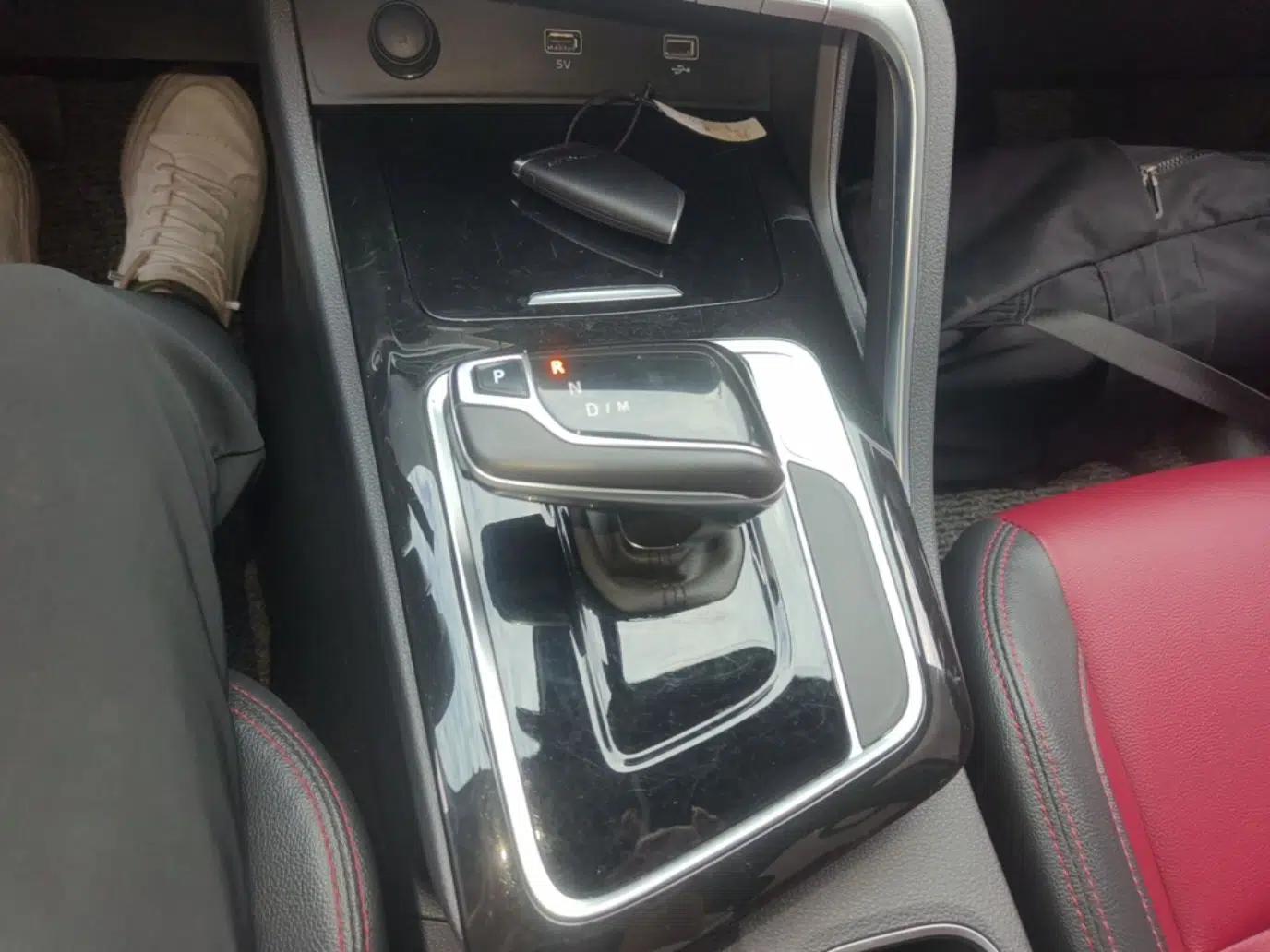 SAIC MAXUS Xingji 2023 Starry R 2.0T Automatic Gasoline 2WD Luxury Edition Standard Box — миниатюра 17