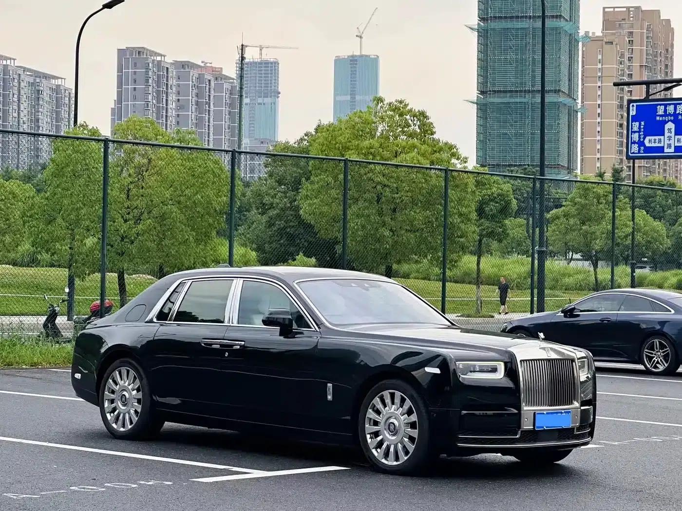 2018 Phantom 6.7T Standard Wheelbase — миниатюра 1