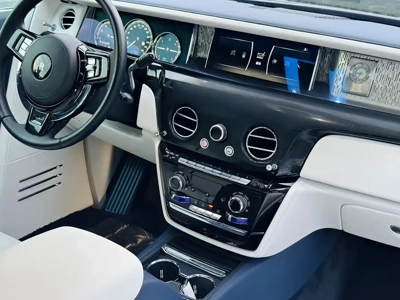 2018 Phantom 6.7T Standard Wheelbase — миниатюра 6