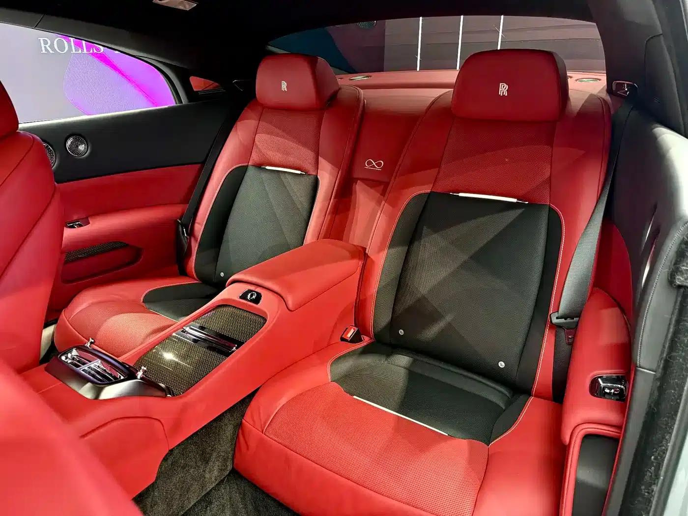 2018 Phantom 6.6T Black Badge — миниатюра 9