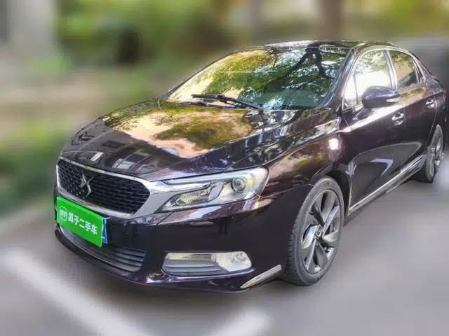 DS 5LS 2014 1.6T Luxury Edition THP200