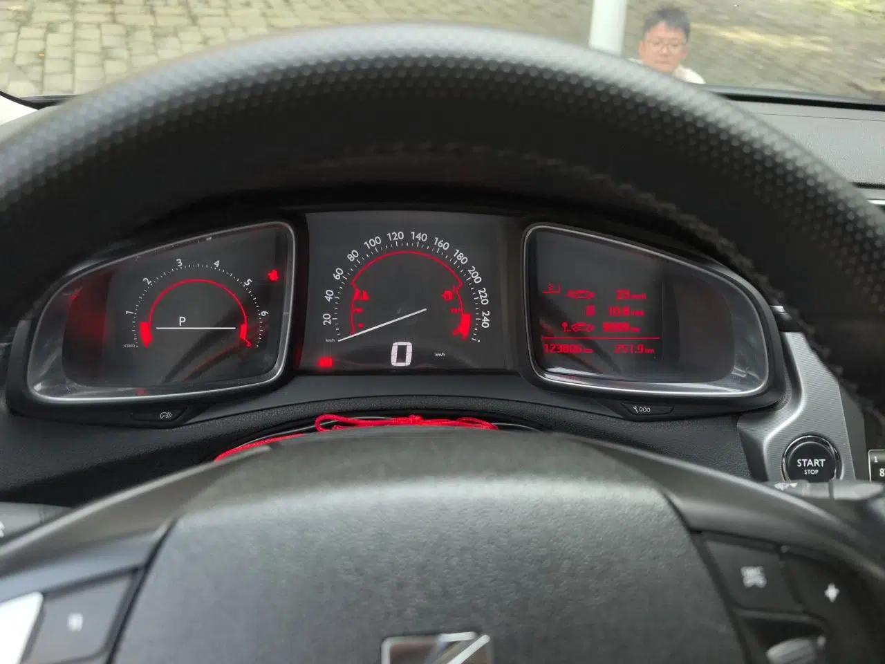 DS 5LS 2014 1.6T Luxury Edition THP160 — миниатюра 12