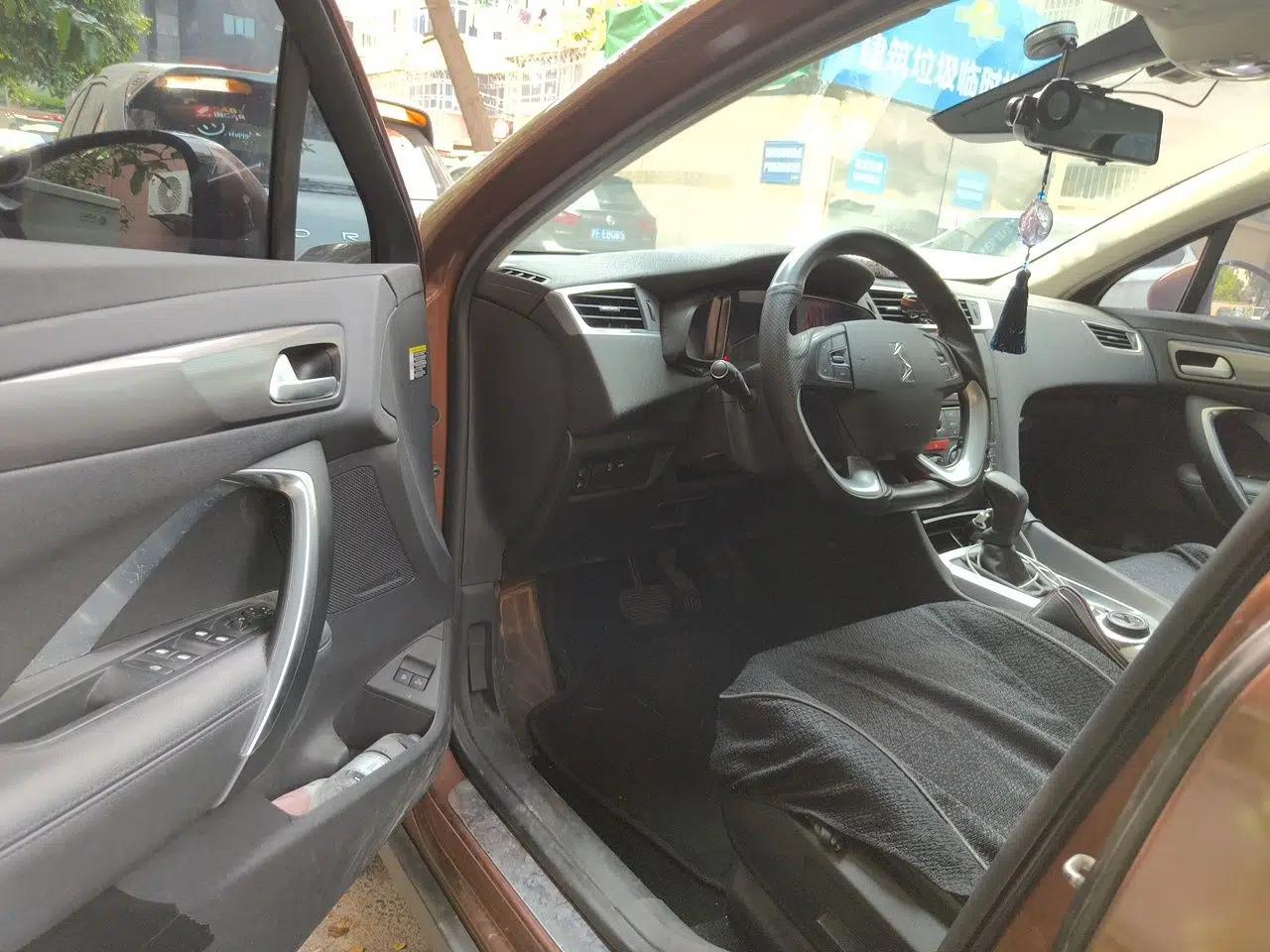 DS 6 2016 1.6T Luxury Edition THP160 — миниатюра 17