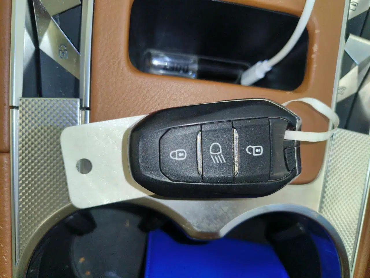 DS 7 2018 45THP Rivoli Prestige Edition — миниатюра 17