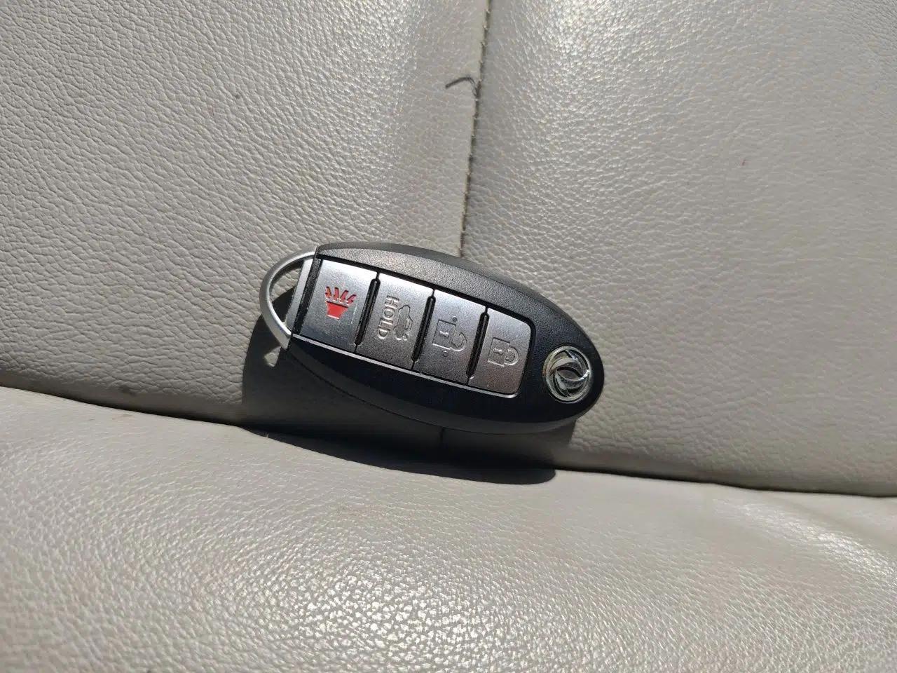 Dongfeng Aeolus A60 2012 1.6L Automatic Luxury Version — миниатюра 9