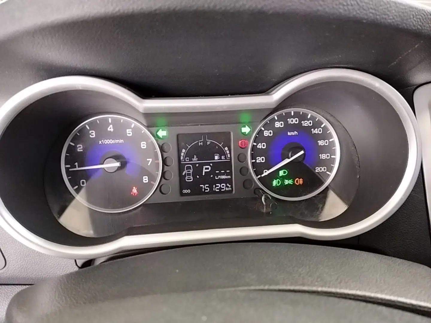 Dongfeng Aeolus AX3 2016 1.5L Automatic Shangkue Model — миниатюра 13