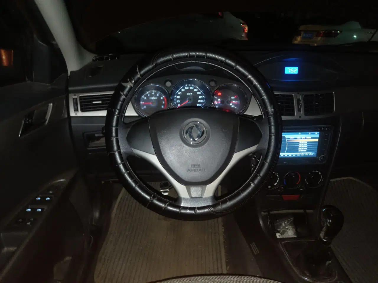 Dongfeng Aeolus H30 2014 CROSS 1.5L Manual Smart Drive Gratitude Edition — миниатюра 11
