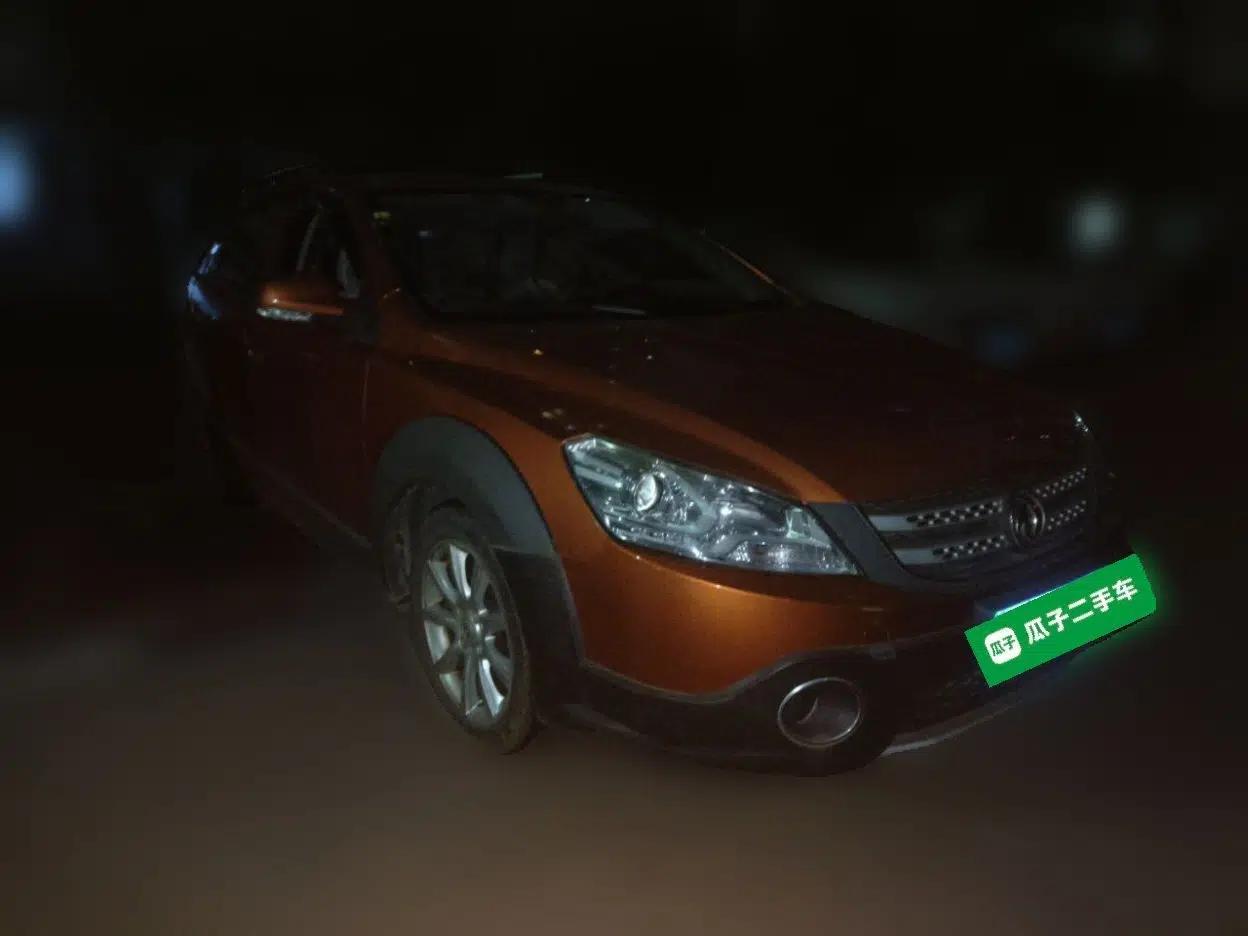 Dongfeng Aeolus H30 2014 CROSS 1.5L Manual Smart Drive Gratitude Edition — миниатюра 3
