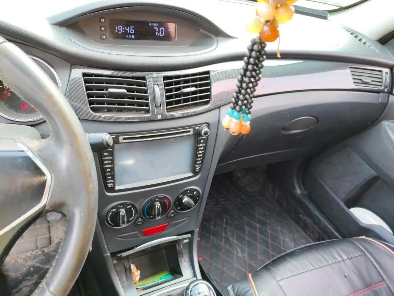 Dongfeng Aeolus H30 2013 CROSS 1.6L Manual Luxury Model — миниатюра 14