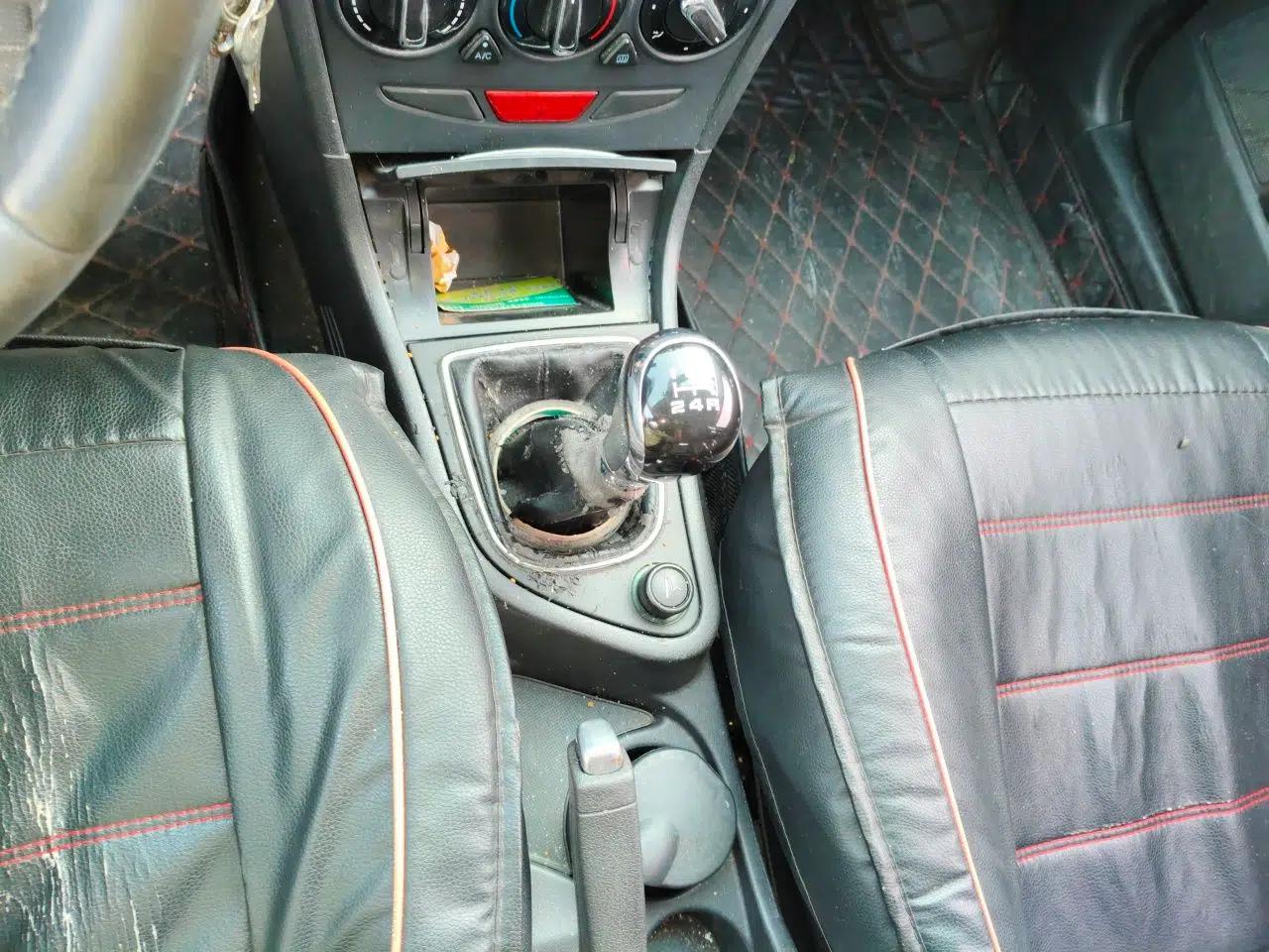 Dongfeng Aeolus H30 2013 CROSS 1.6L Manual Luxury Model — миниатюра 15